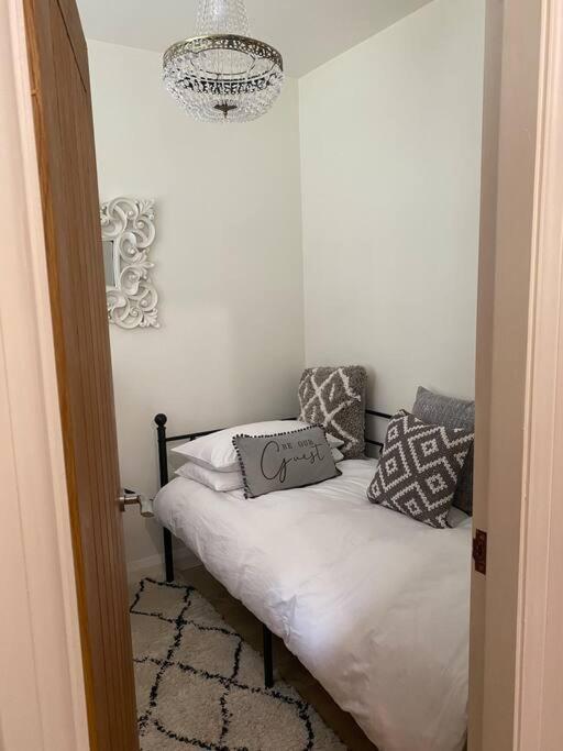 Luxury Peak District 2 Bedroom Boutique Cottage Two Dales Exterior photo
